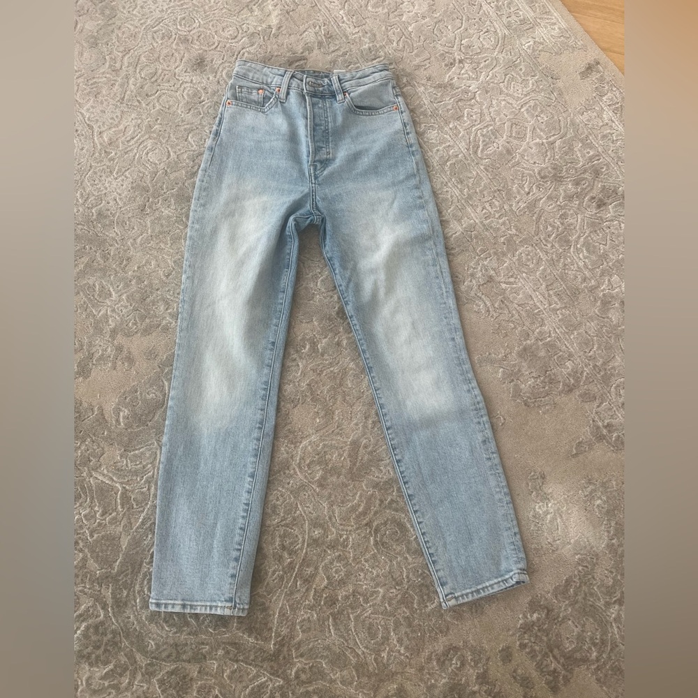 Blue skinny jeans